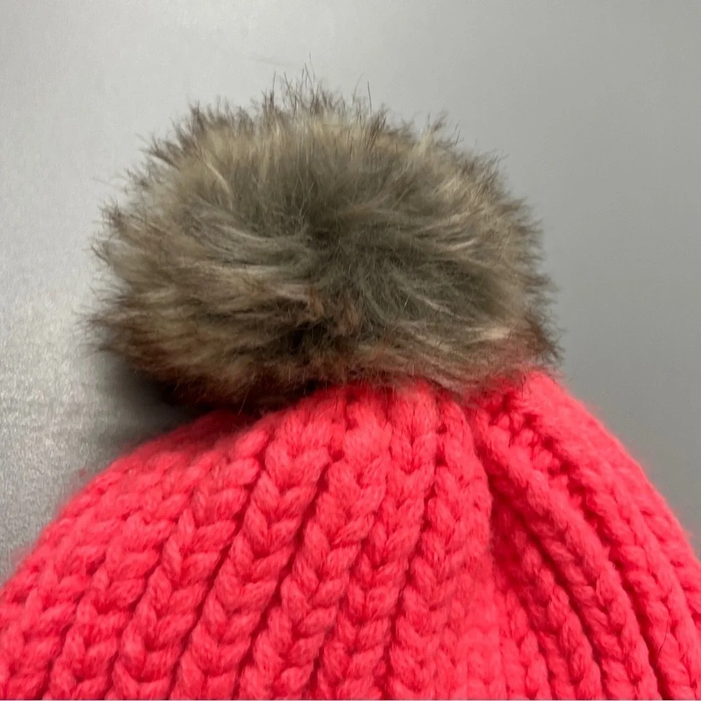 Old Navy Winter Beanie Crochet Knit Faux Fur Pom Hat Melon Color One Size EUC